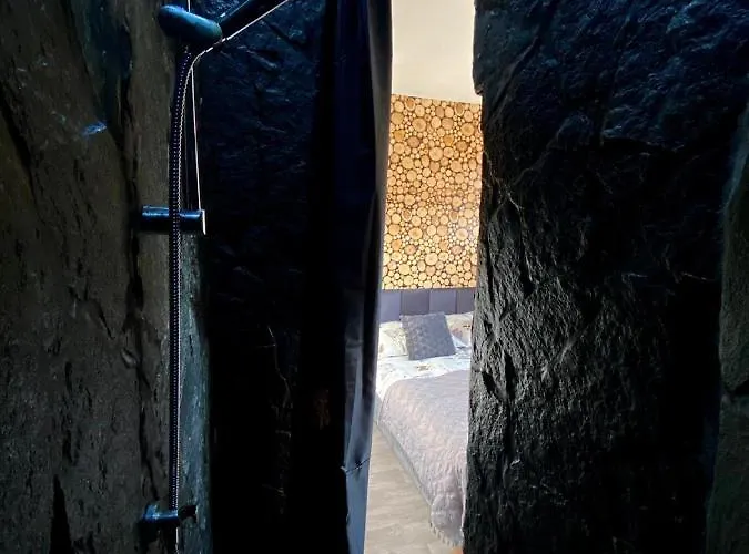 & Rosa Daire Istebna